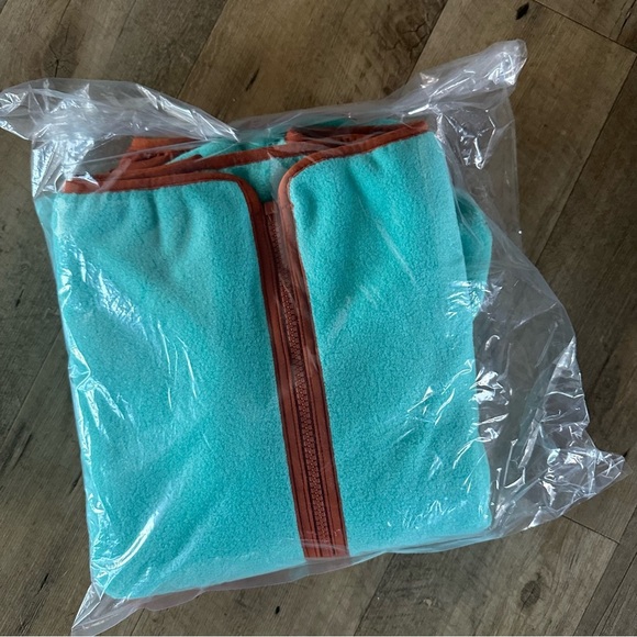 NWT Patagonia Kids Synchilla Jacket - Picture 4 of 4